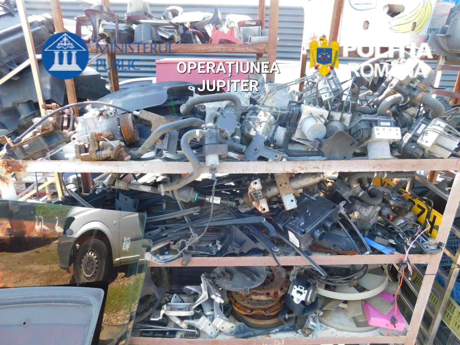 Galaţi: 13 tone de deşeuri auto ilegale, descoperite la Tecuci în cadrul Operaţiunii „Jupiter”