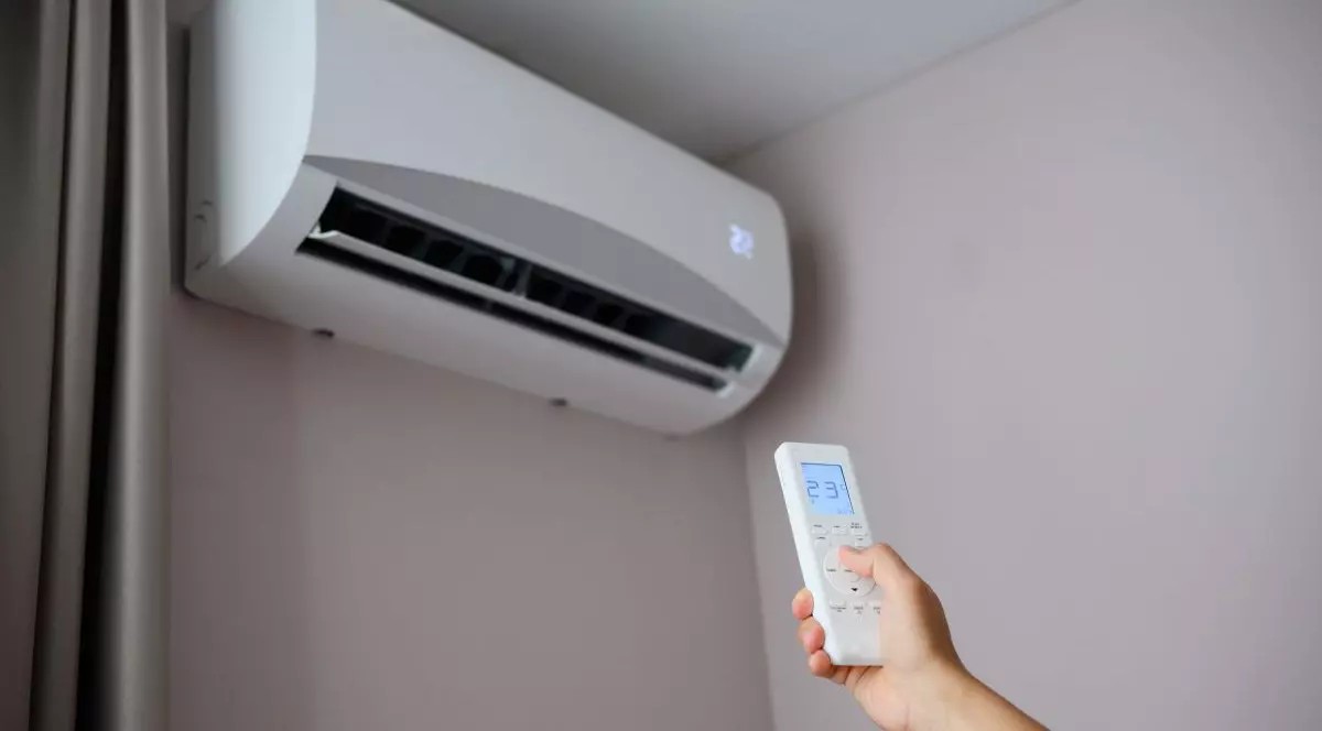 Studiu: Aerul condiţionat setat la temperaturi scăzute poate favoriza creşterea în greutate