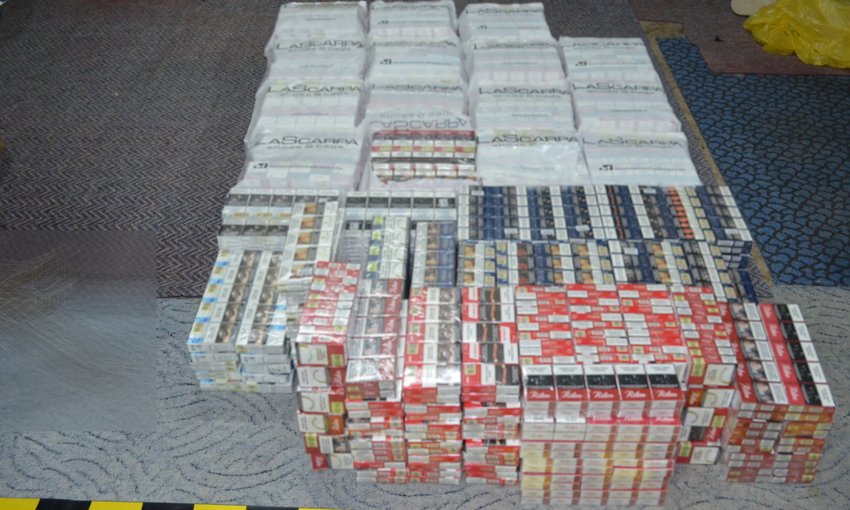 Ţigarete de contrabandă de peste 60.000 de lei, descoperite în urma unei percheziţii la Galaţi