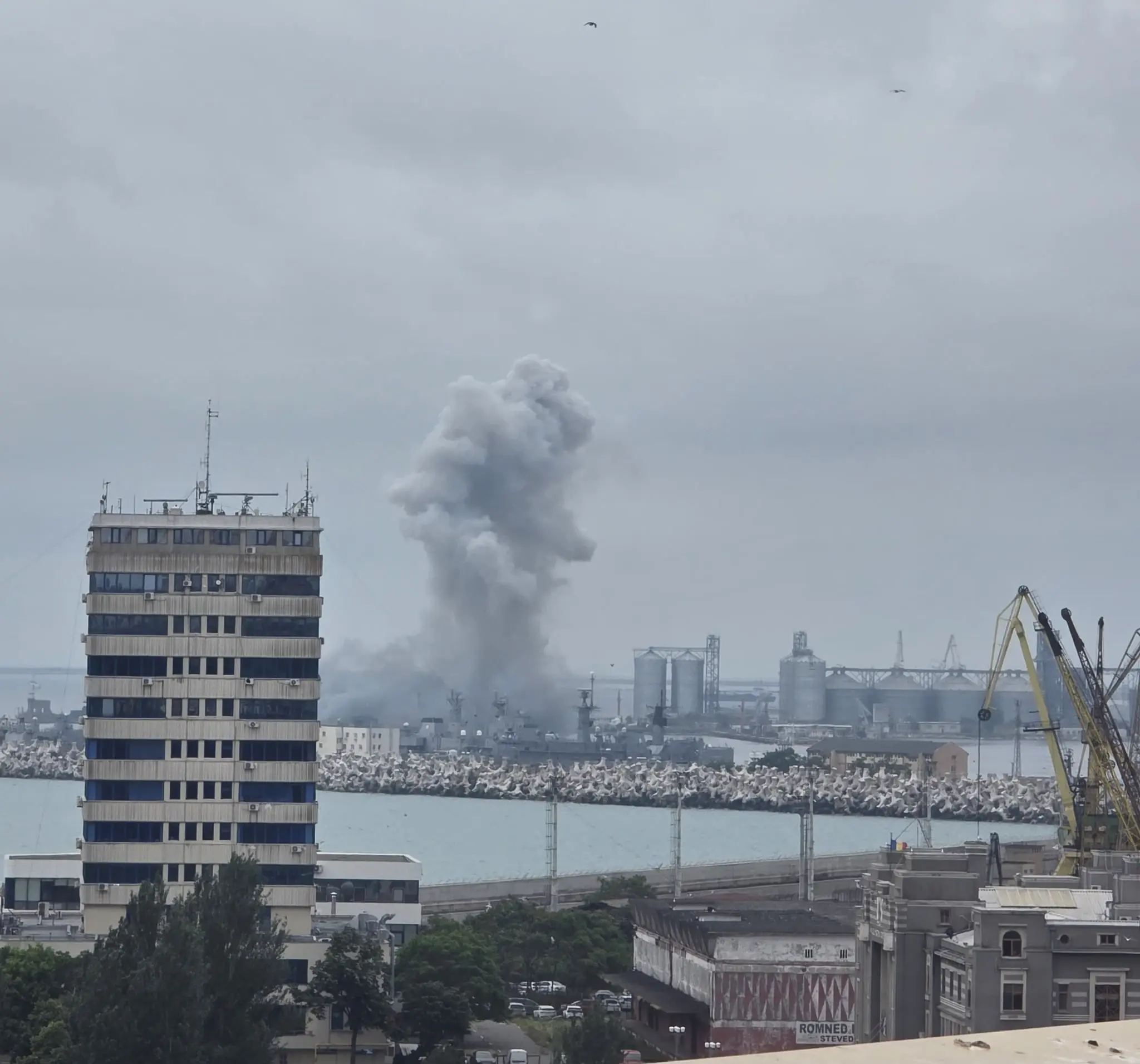 Explozie în Portul Constanţa: O dronă maritimă similară celor din Ucraina s-a autodetonat
