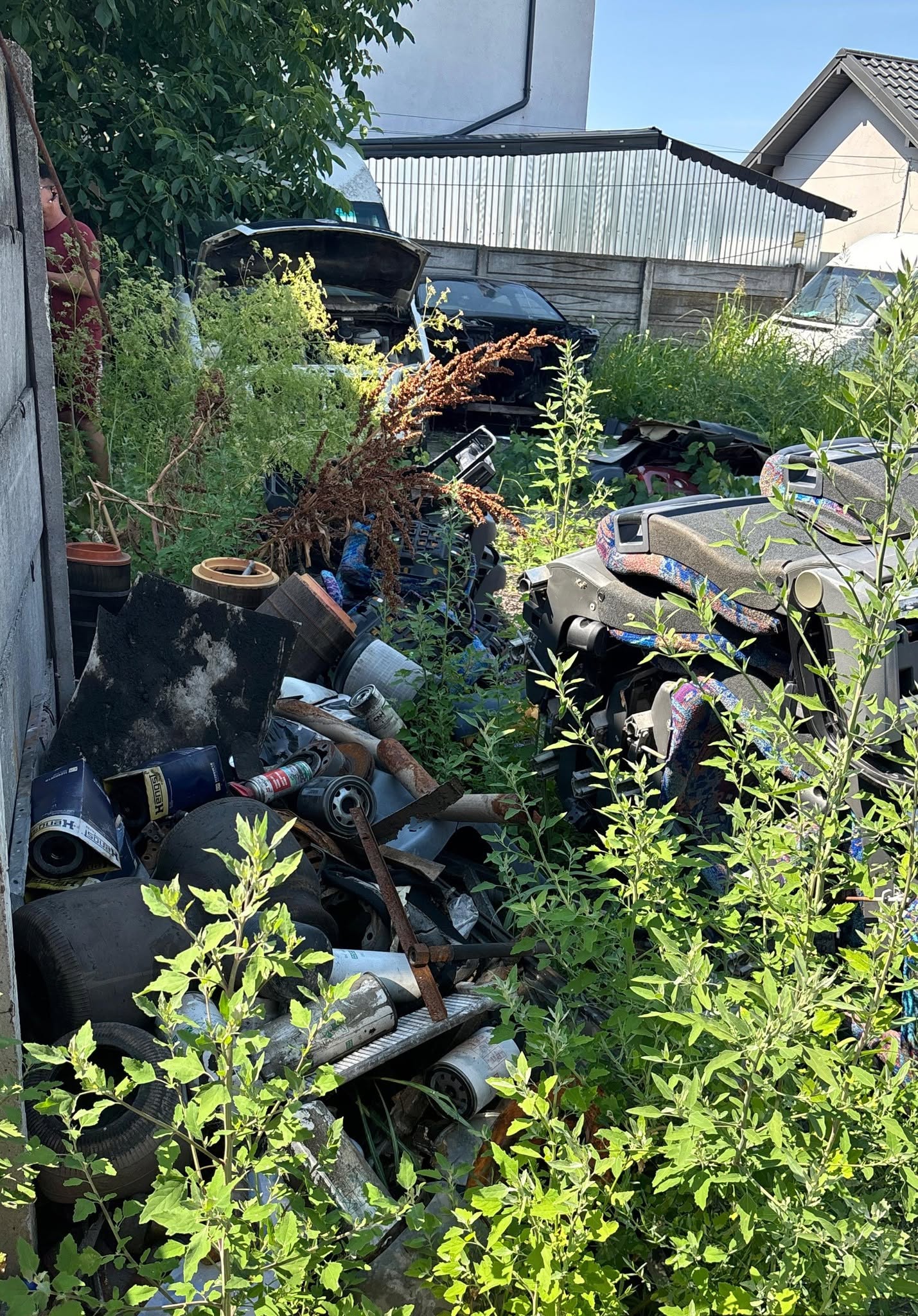Dezastru ecologic: Service auto din Vânători amendat cu 70.000 de lei