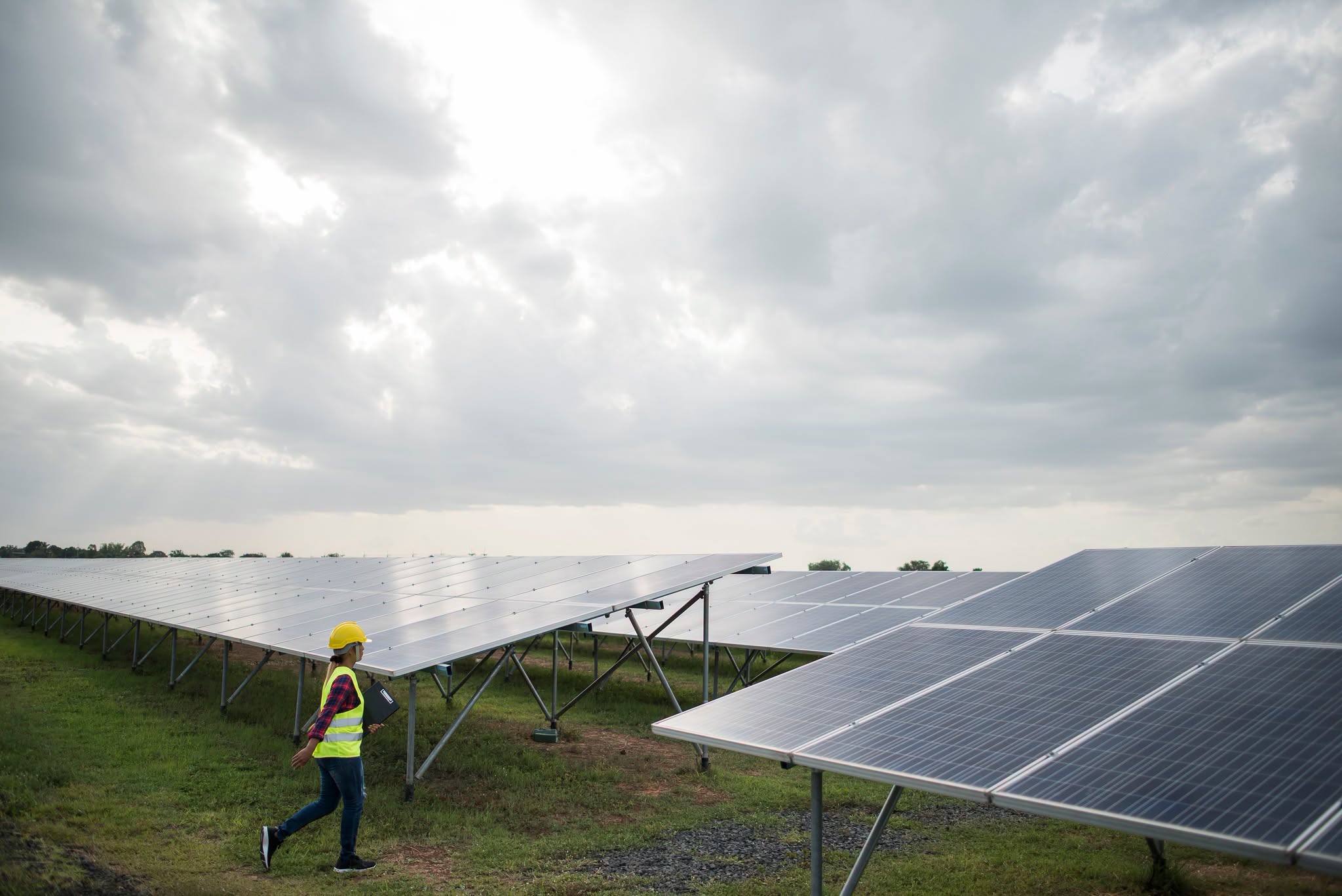 Parcuri fotovoltaice de 48 de milioane de lei la spitalele din județul Galați