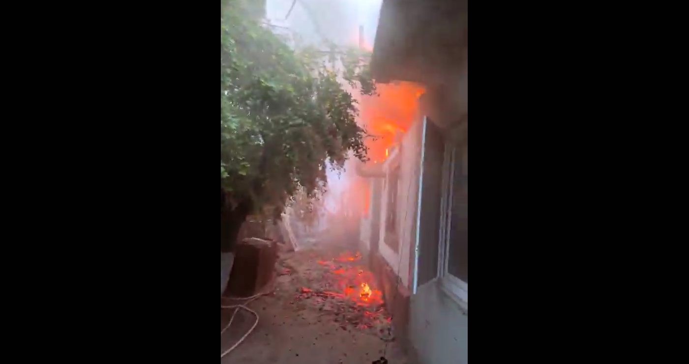 TRAGEDIE ÎN GALAȚI: O femeie a murit carbonizată într-un incendiu violent la Slobozia Conachi. Alți doi bărbați au suferit atacuri de panică