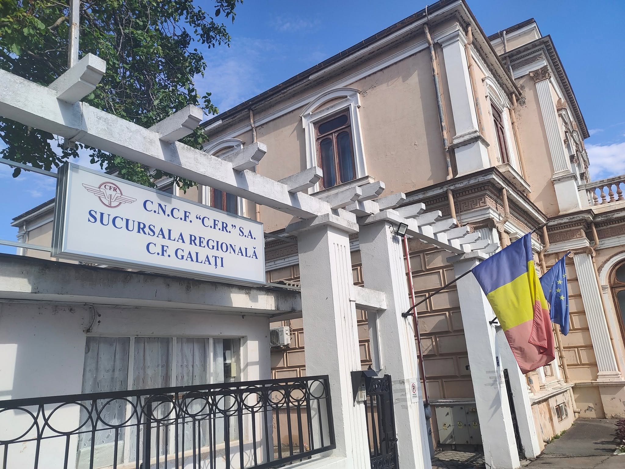 CFR Galaţi scoate la licitaţie aproape 190 de spaţii şi terenuri. De la cafenele şi bancomate în gări, până la terenuri agricole şi depozite
