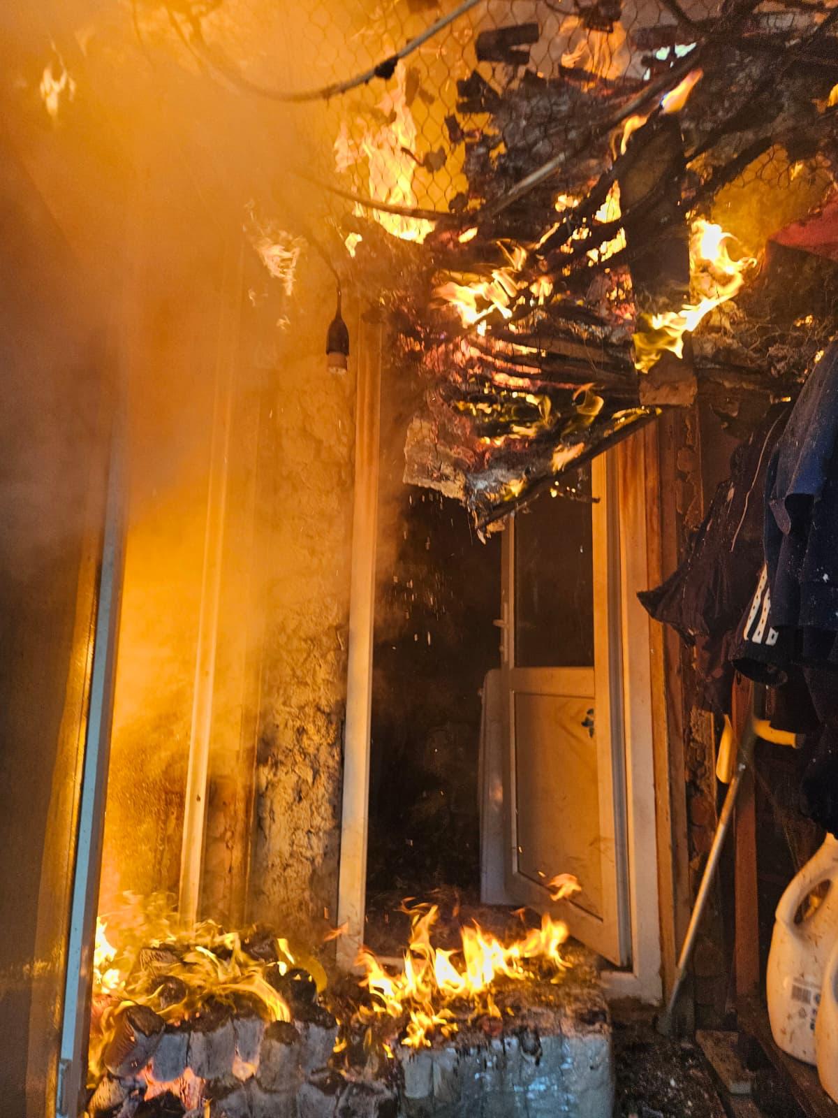 UPDATE/Galaţi: De la ce ar fi pornit incendiul de pe Cristofor Columb
