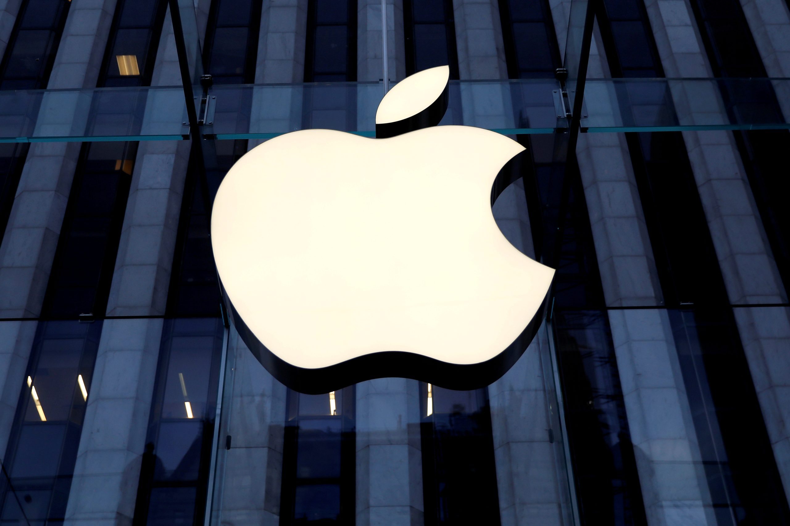Apple, dată în judecată după un furt de 1,8 milioane de dolari în Bitcoin