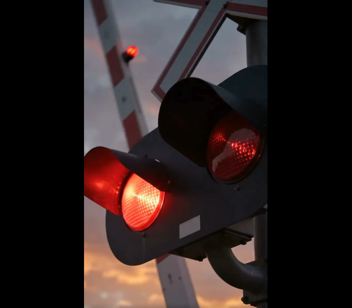 Accident mortal pe calea ferată: Un tren a lovit o maşină în care se aflau 5 persoane