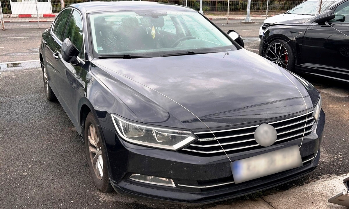 Automobil căutat de autorităţile din Franţa şi Polonia, descoperit în PTF Sculeni