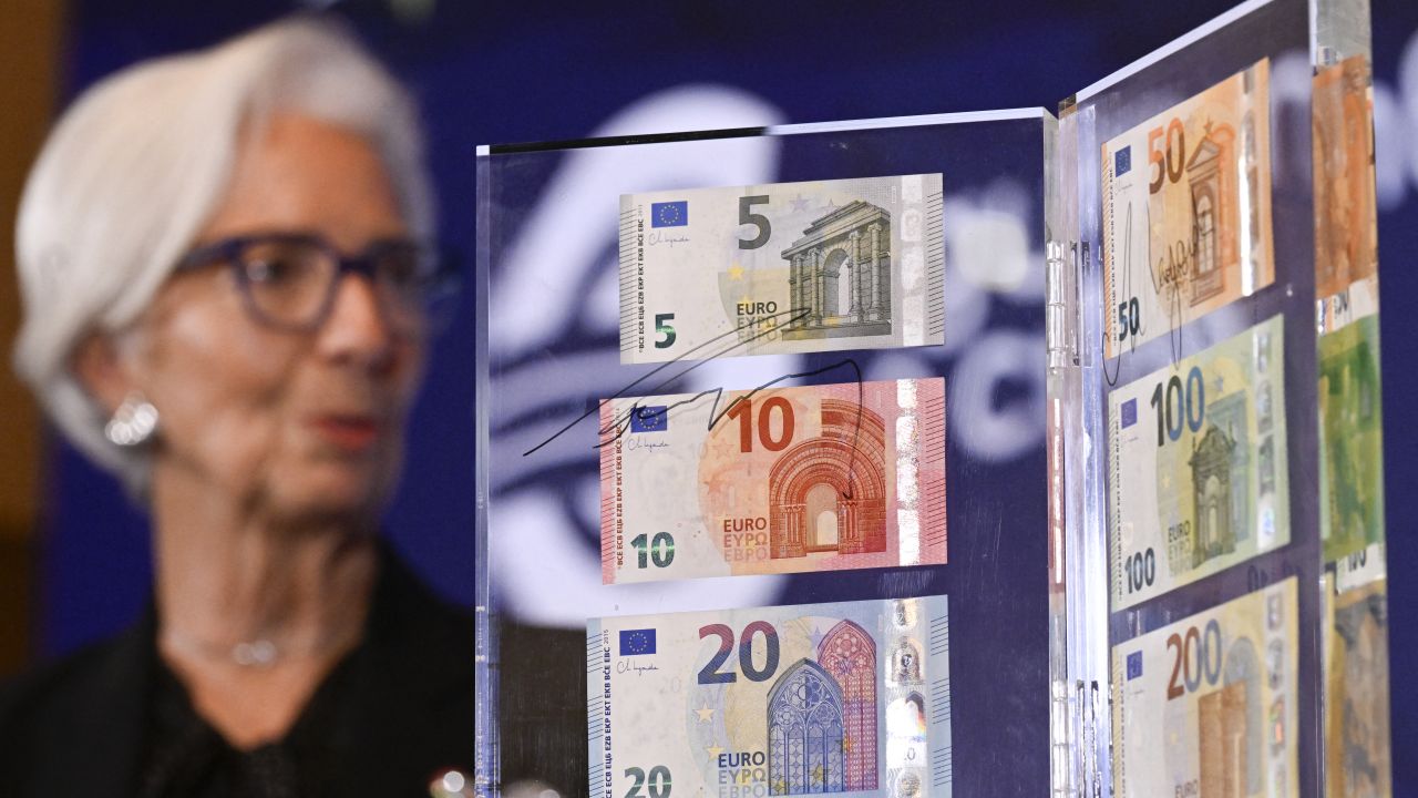 BCE a prezentat noile modele pentru bancnotele euro şi cere opinia cetăţenilor