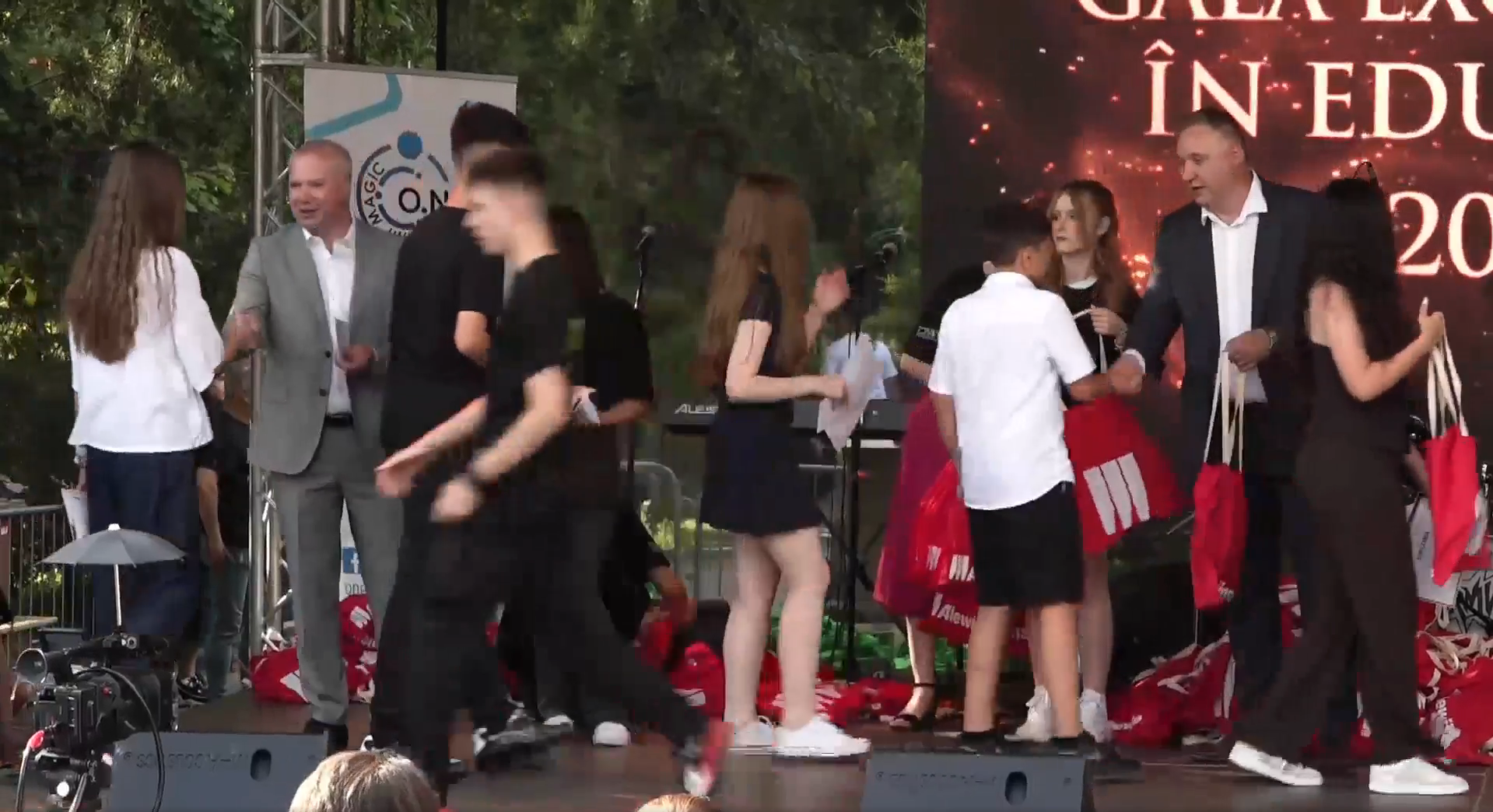 Gala Excelenţei la Galaţi: Tinerii de excepţie ai oraşului au fost premiaţi