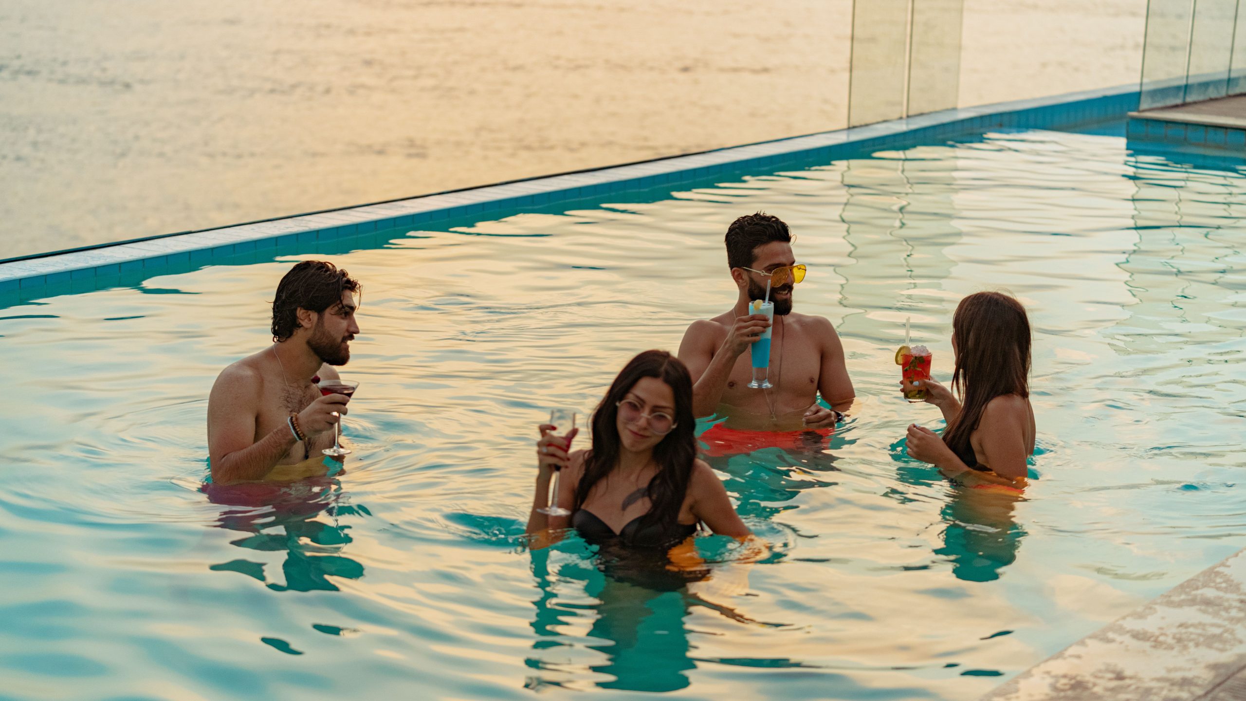 Ce boli poţi lua din piscină şi cum te poţi proteja în sezonul cald