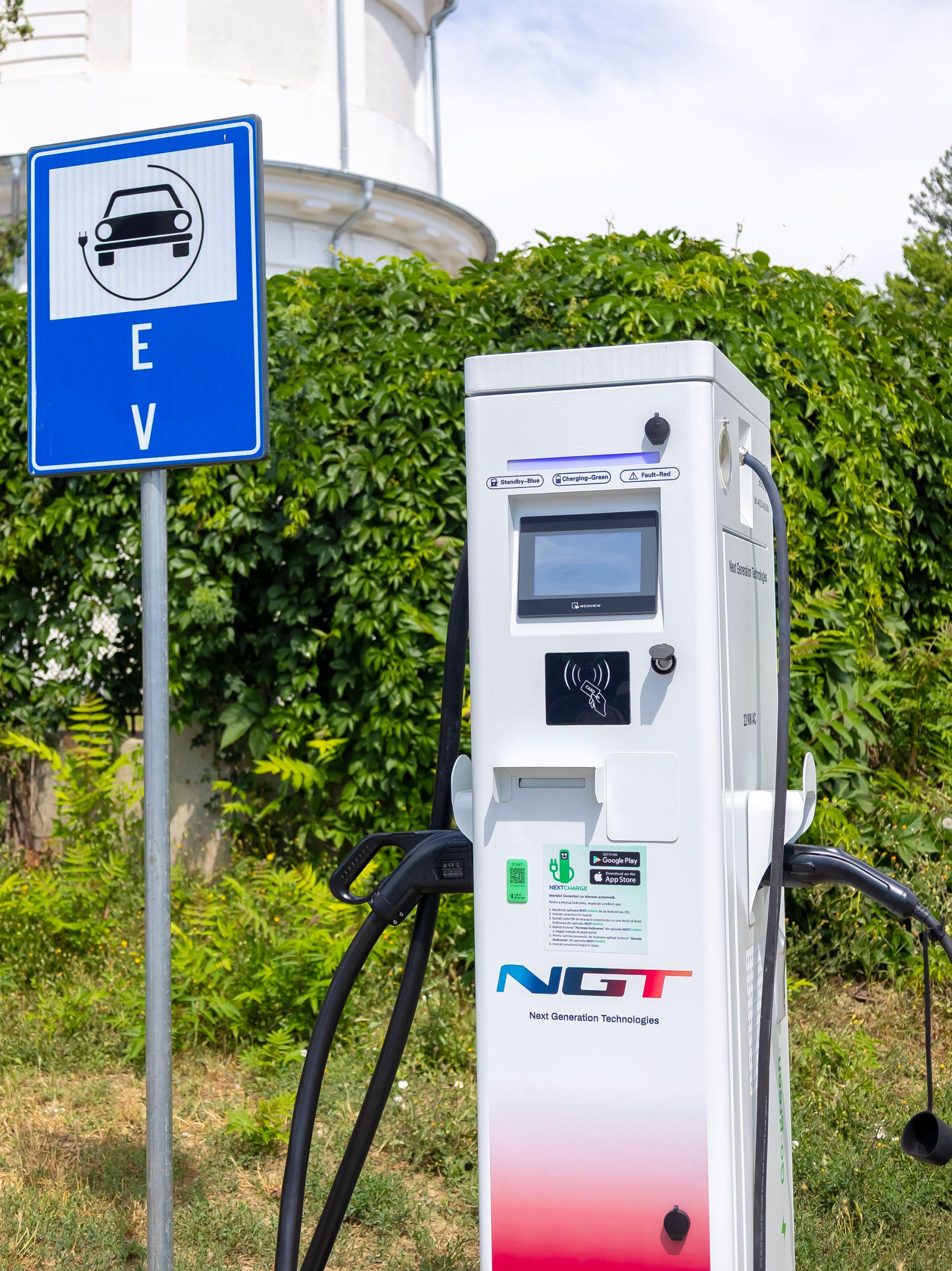 Galaţi: Au fost puse în funcţiune încă 19 staţii pentru încărcarea maşinilor electrice