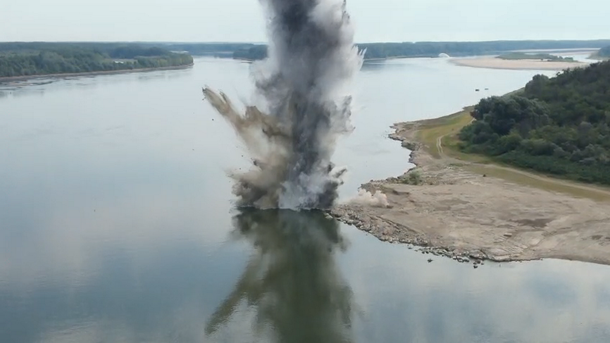 Misiune încheiată cu succes pe Dunăre: Armata a finalizat detonarea controlată pentru centrala de la Cernavodă