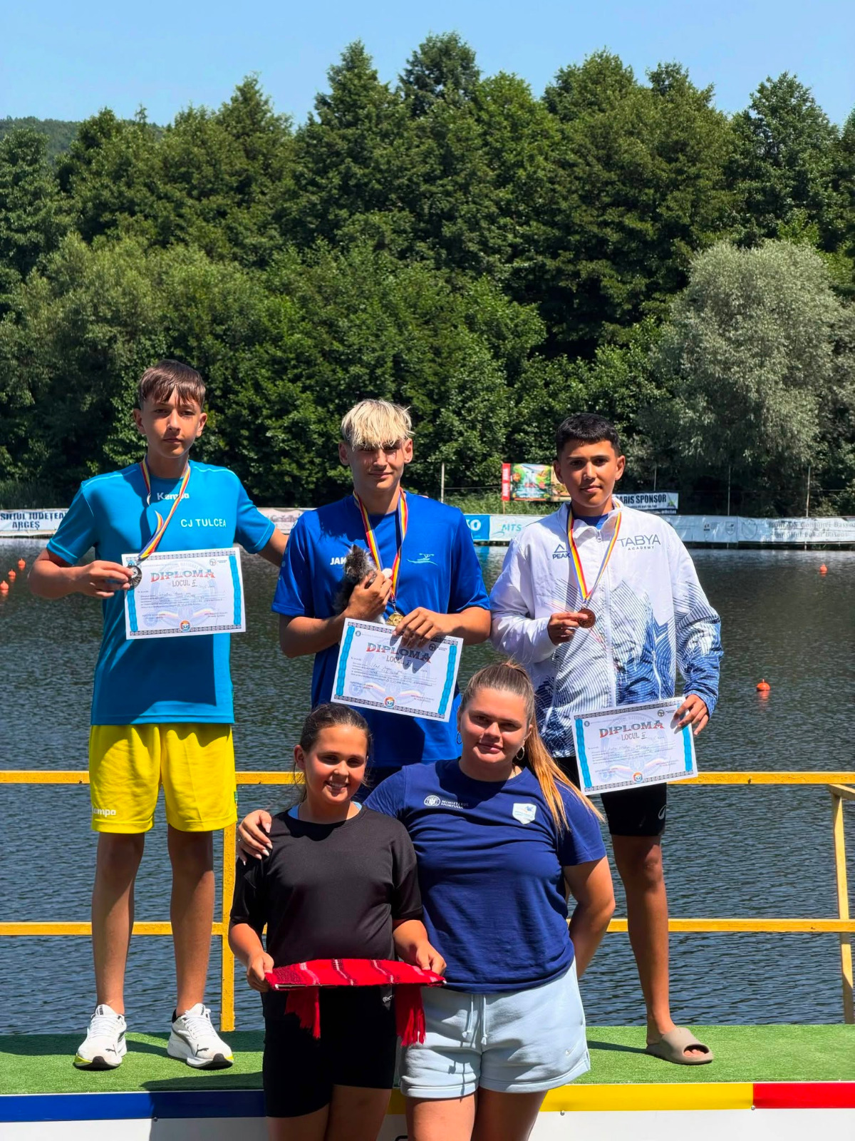 13 medalii individuale şi locul 3 în clasamentul general pentru secţia de kaiac-canoe de la CSŞ Galaţi