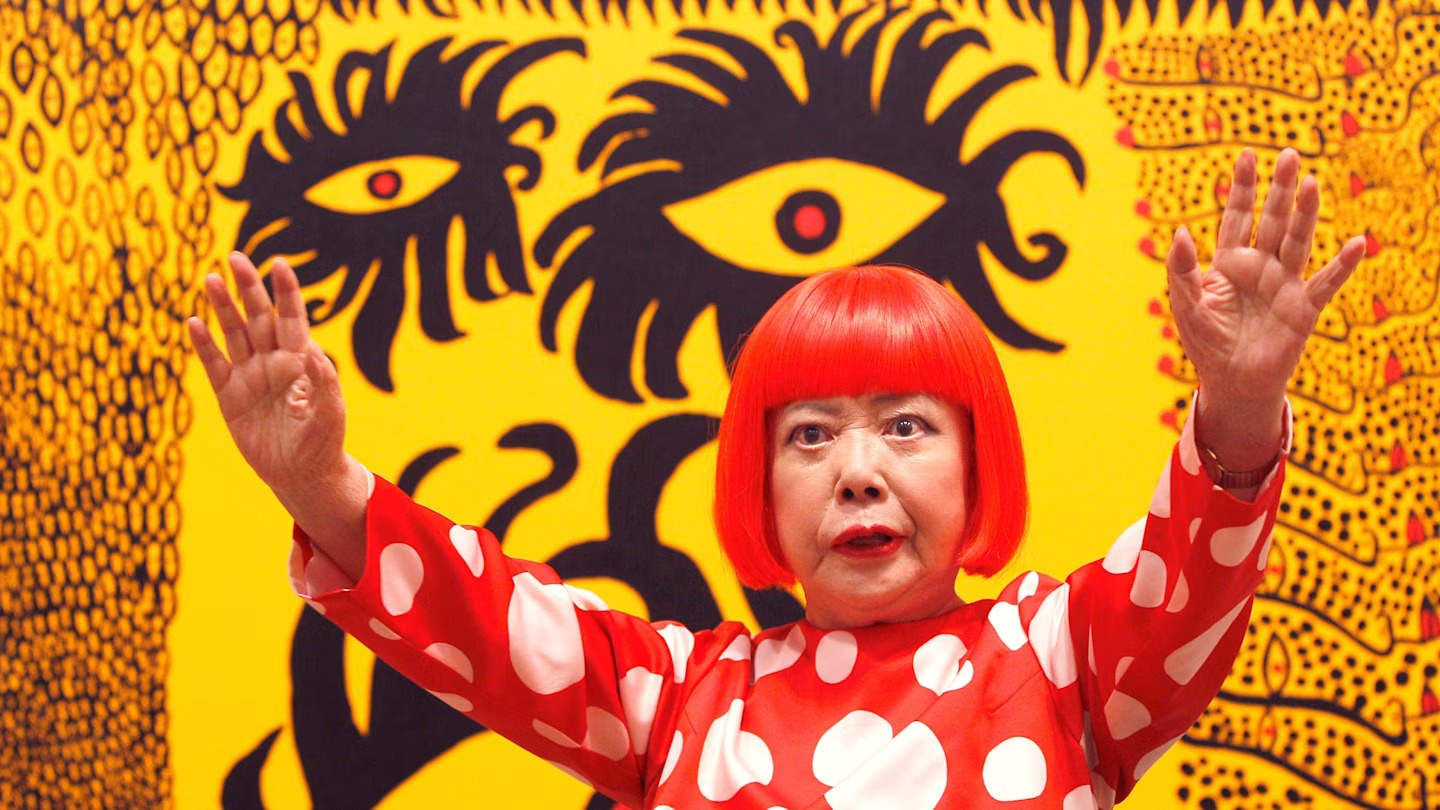 A murit „Regina bulinelor”. Yayoi Kusama, una dintre cele mai apreciate artiste contemporane din lume, avea 97 de ani