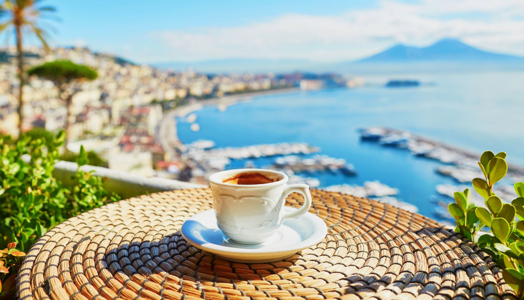 Câte ceşti de cafea pe zi sunt prea multe? Cantitatea la care specialiştii trag linie