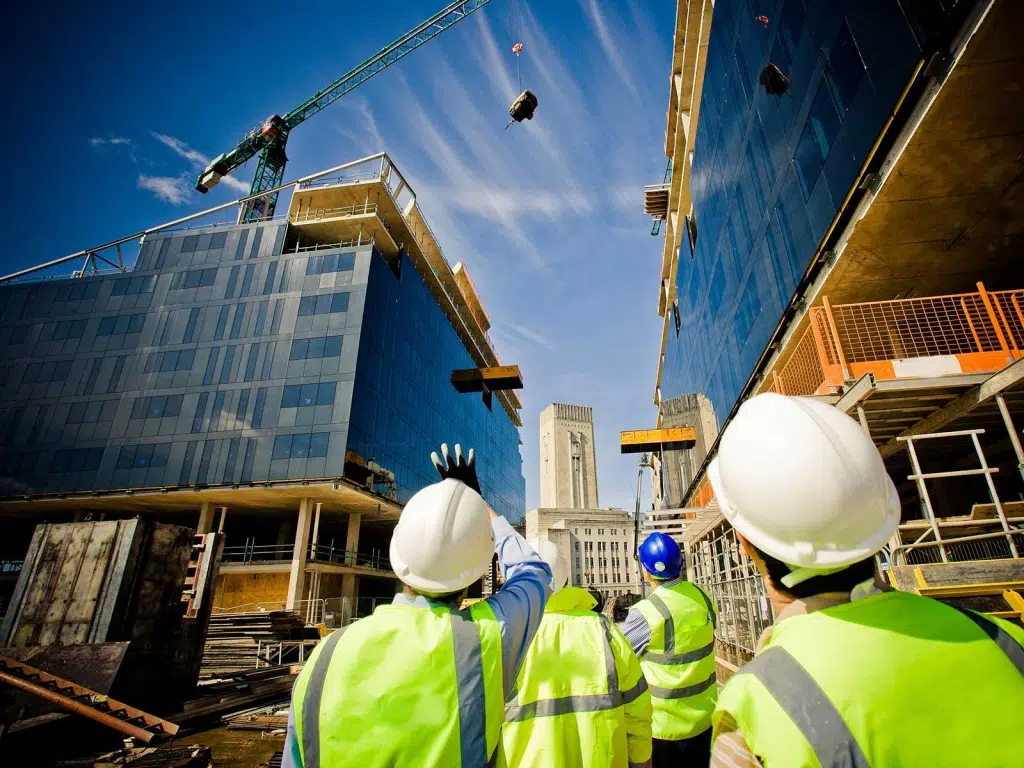 Codul Urbanismului schimbă regulile pentru construcţii: unele lucrări vor putea fi făcute fără autorizaţie