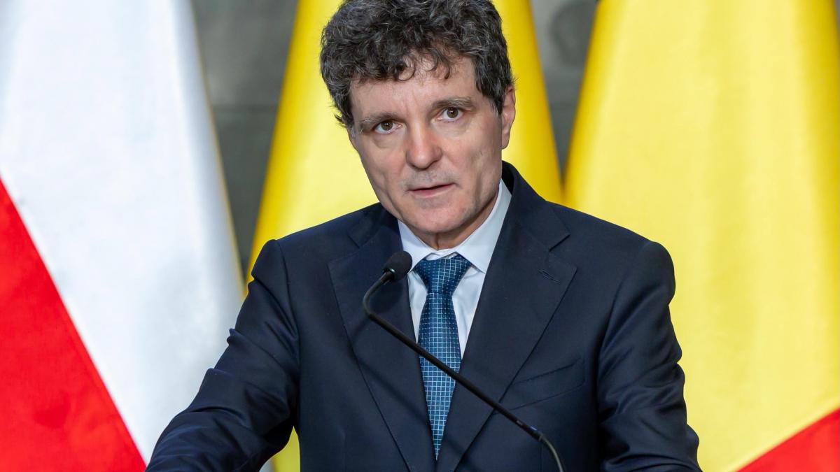 Nicușor Dan: Felicit Armata Română pentru succesul misiunii de distrugere a dronei marine