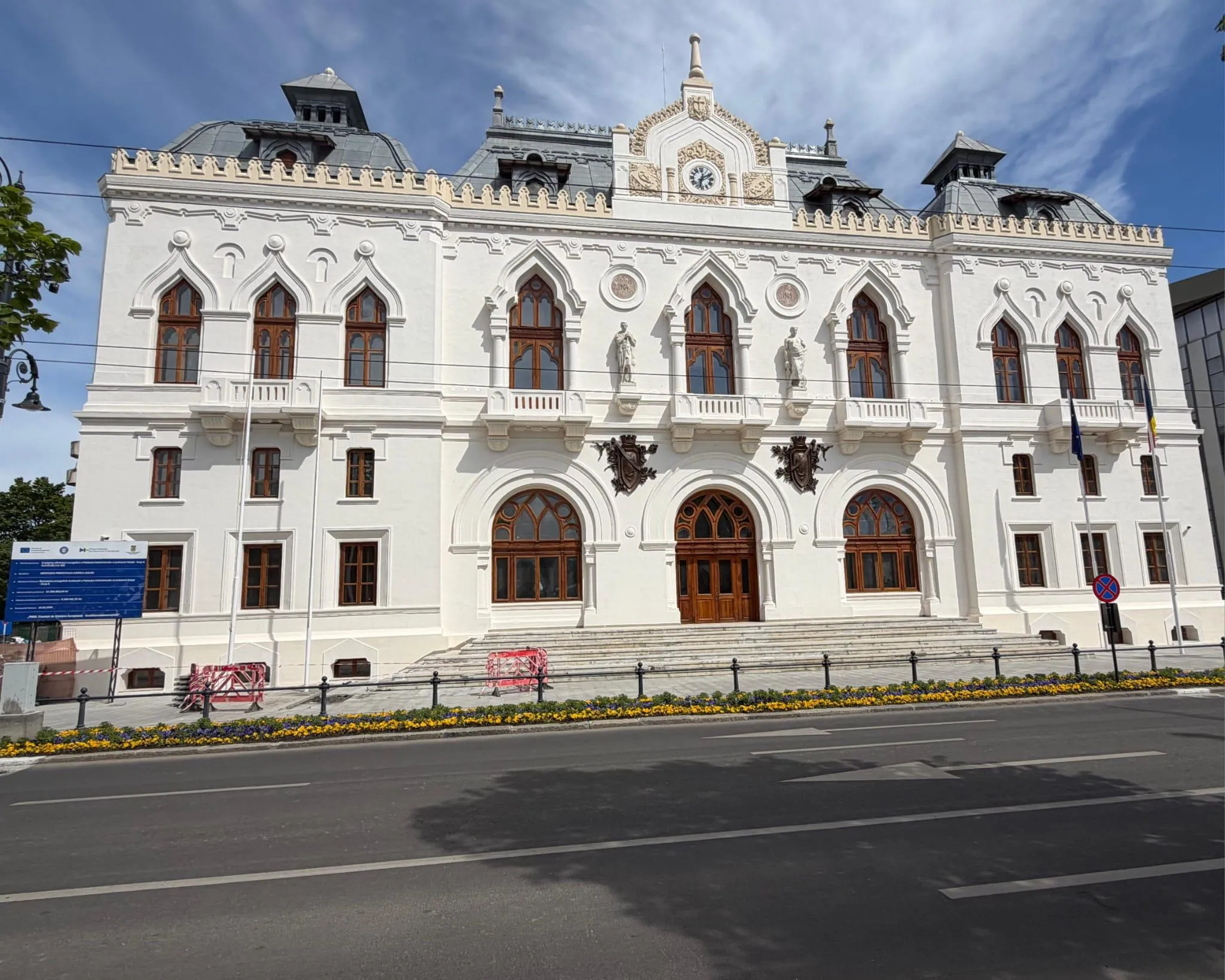 Atenție, gălățeni: Instituția Prefectului și-a schimbat numerele de telefon. Unde se poate suna pentru informații și Apostilă