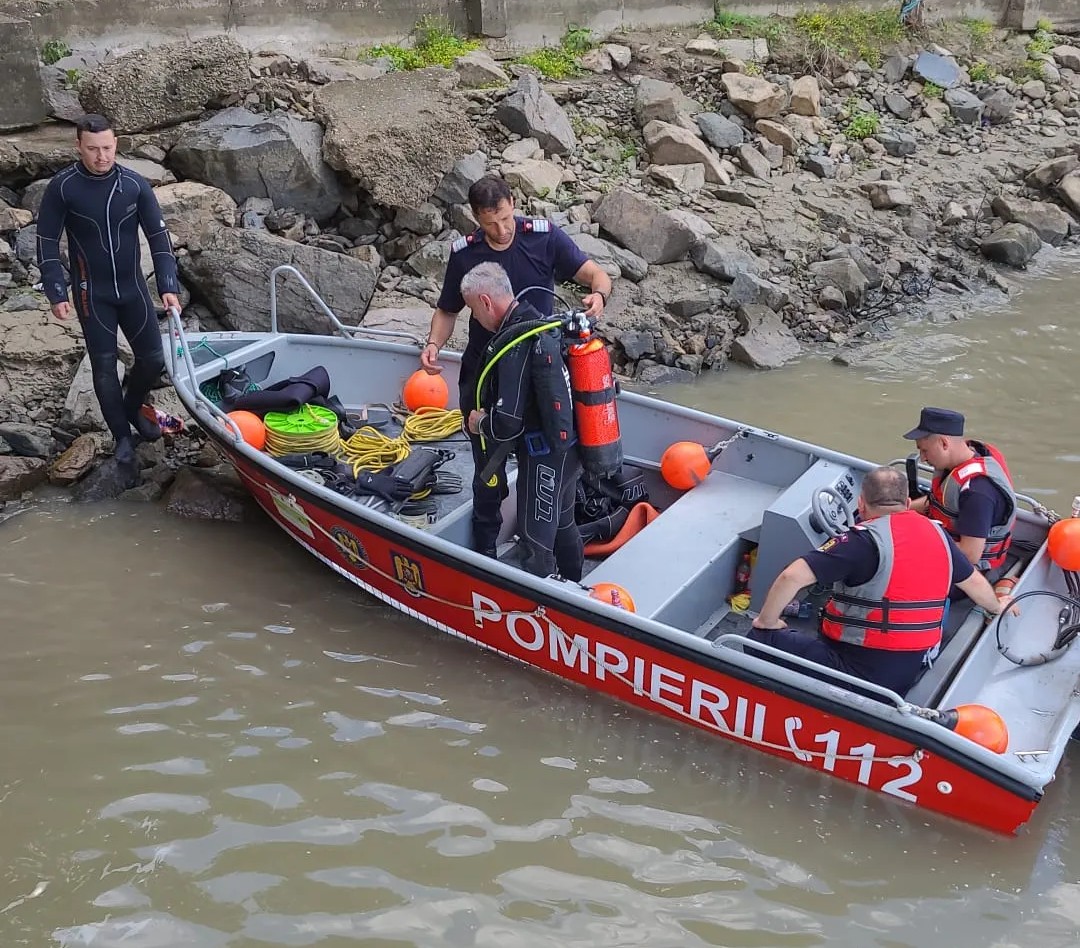 UPDATE Misiune contracronometru pe râul Siret: Căutările adolescentului de 16 ani dispărut la Lungoci au fost reluate cu scafandri din trei județe
