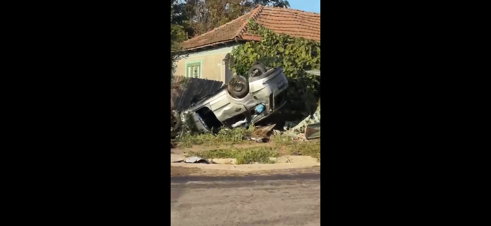 Accident grav în localitatea Romanu: Un șofer fugar cu permisul suspendat și băut s-a răsturnat și a trimis 5 oameni la spital