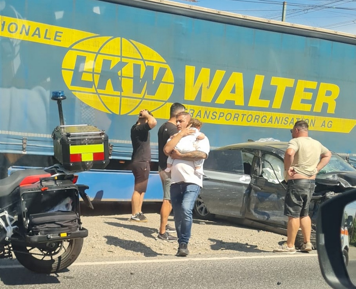 Cum s-a produs accidentul grav de la Șendreni. Patru victime, printre care două tinere și un bebeluș, au ajuns la spital / Detalii oficiale de la IPJ Galați