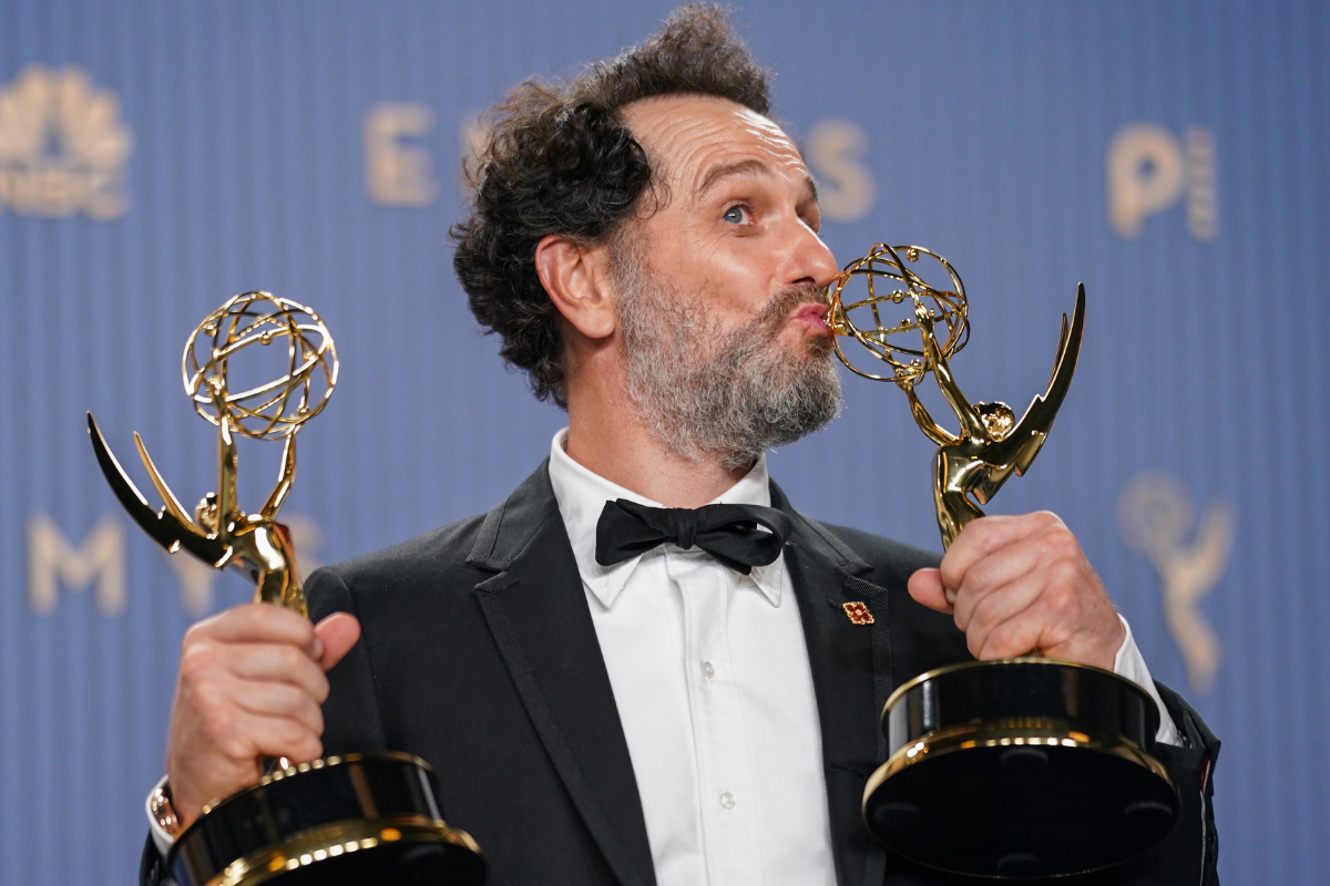 Moment istoric la Premiile Emmy 2026: Serialul „Widow’s Bay” a bătut toate recordurile, iar Matthew Rhys a câștigat două trofee într-o singură noapte