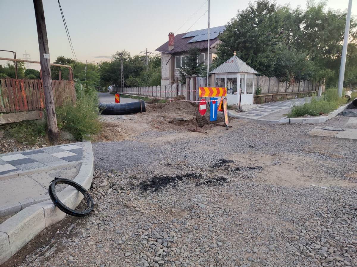 Locuitorii de pe Drumul Viilor cer redeschiderea traficului spre Piaţa Energiei. Primăria: traficul se redeschide în septembrie