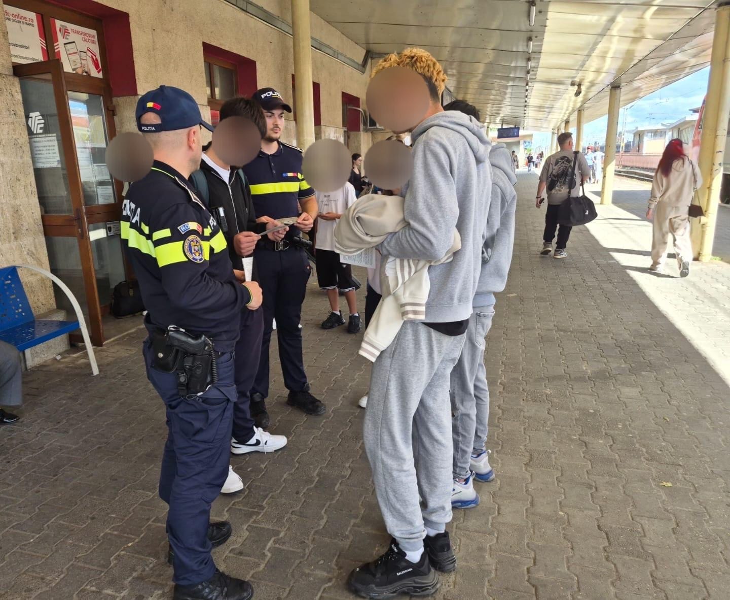 Razie de amploare în trenurile de călători din Galați, Buzău și Vrancea. Zeci de blatiști amendați și dosar penal pentru o tânără care a folosit un carnet de elev străin