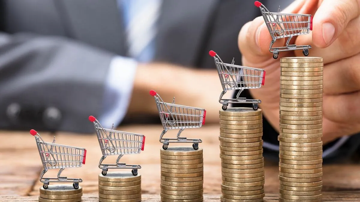 Preţurile din industrie, în continuă creştere: Avans de aproape 45% la produsele din prelucrarea ţiţeiului, conform datelor INS