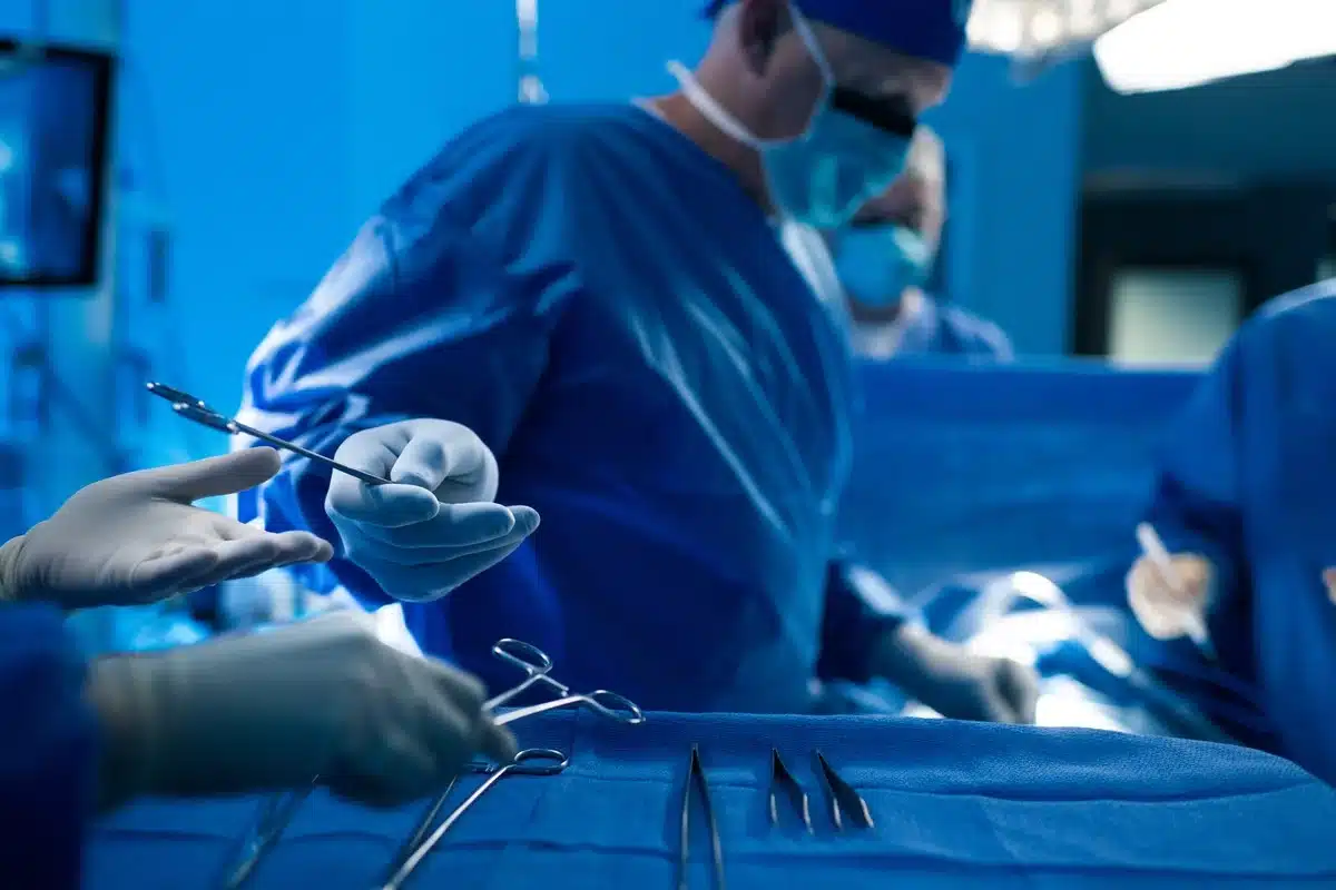 Premieră medicală incredibilă: Un pacient a trăit 271 de zile cu un rinichi de porc! Cum îi poate salva această reuşită pe bolnavi