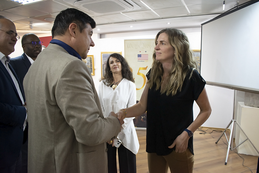 Atașatul cultural al Ambasadei SUA, în dialog cu gălățenii despre filmul “Tânărul  Washington”