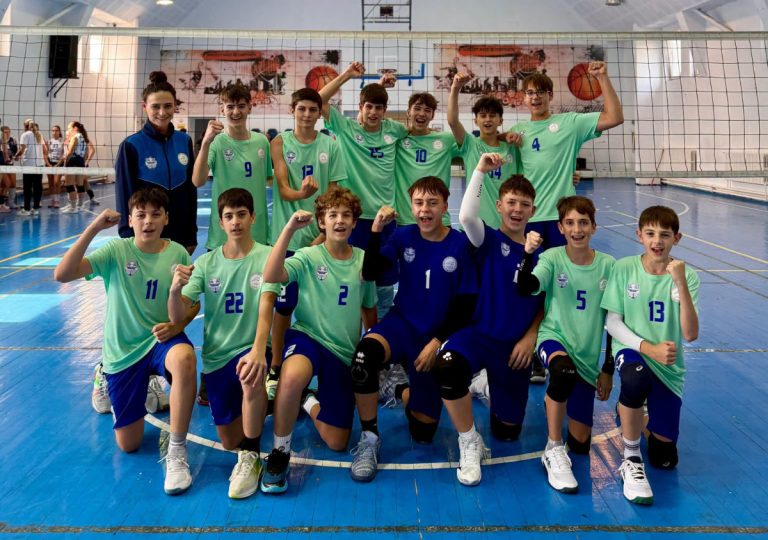 Volei juvenil gălățean: Juniorii Under 15 de la CSM Arcada Galați au început în forță