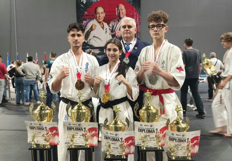 Trei sportivi, trei povești, o singură zi pentru sportivii gălățeni: Crina, Dennis și Ionuț au obținut centura neagră și au urcat pe podium la IFK Kyokushin Kumite