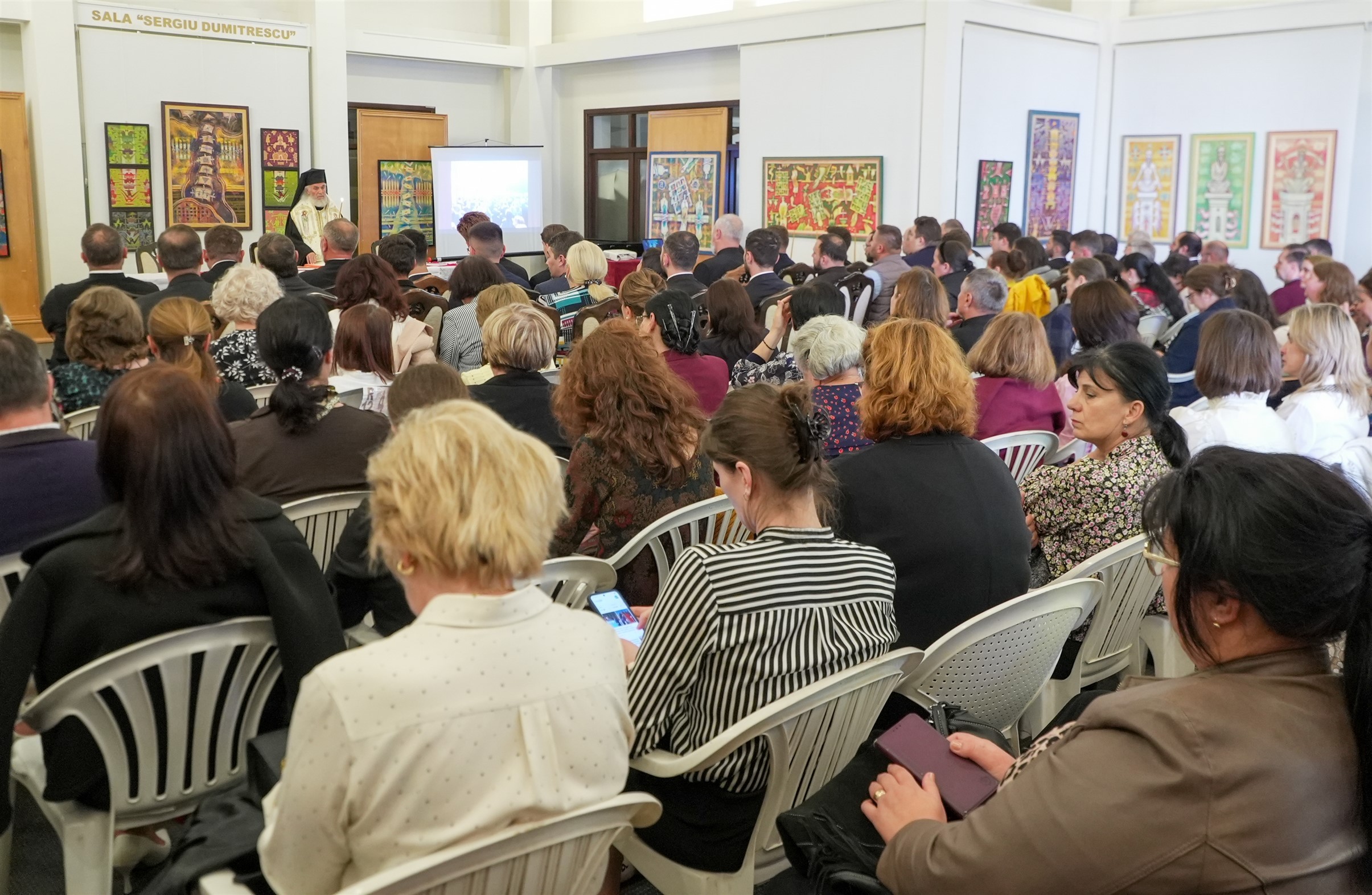 Consfătuirea anuală a profesorilor de religie din Galați: Peste 140 de cadre didactice, în dialog cu Înaltpreasfințitul Casian la Muzeul Istoriei și Spiritualității