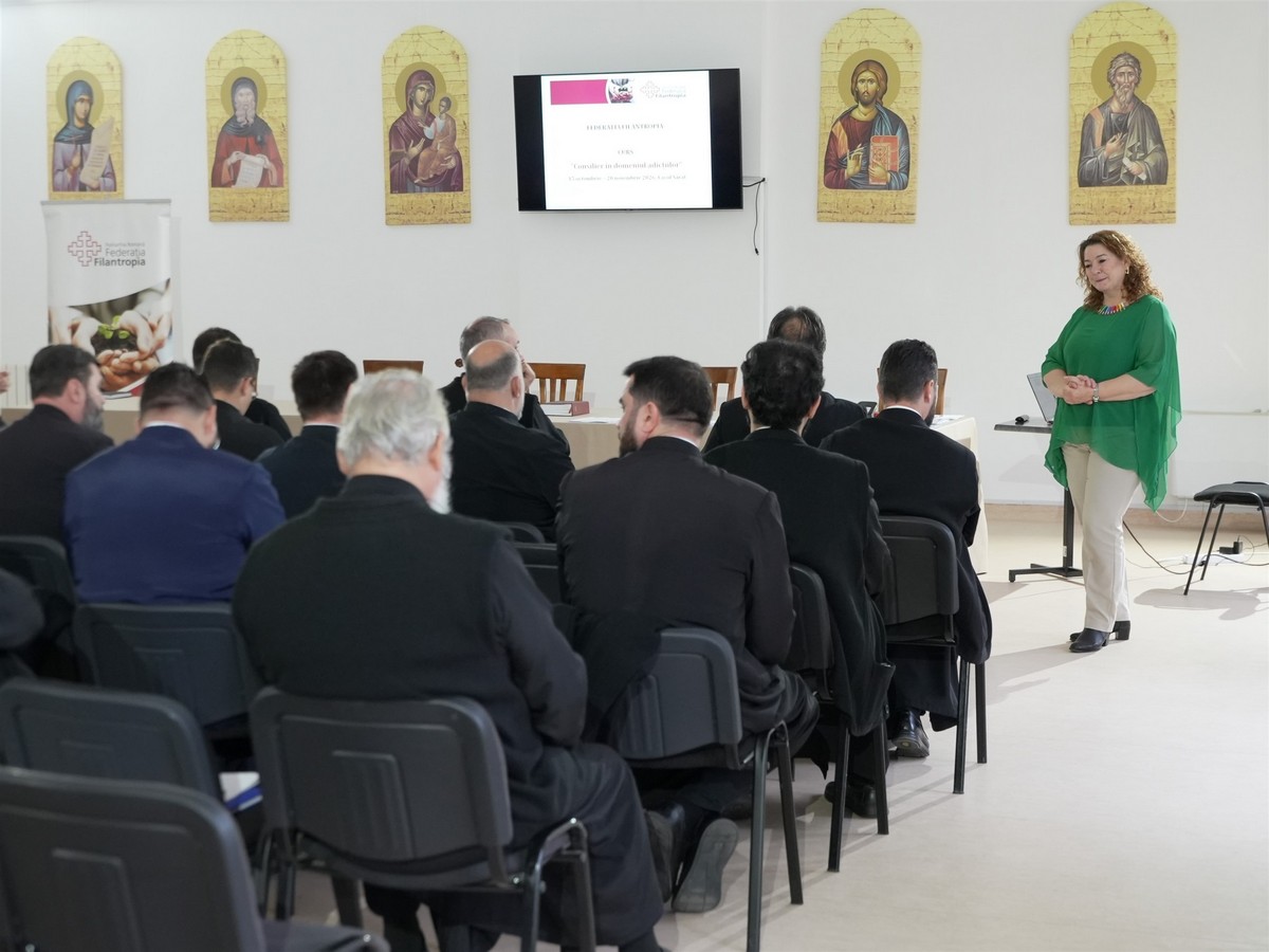 Curs de formare „Consilier în domeniul adicțiilor“ în Arhiepiscopia Dunării de Jos. Preoții din Galați și Tulcea învață să vindece dependențele moderne