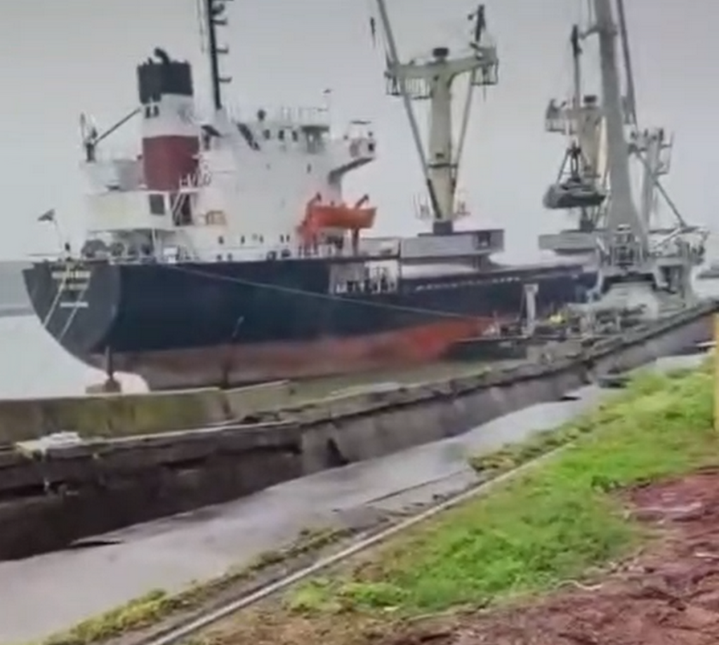 VIDEO | Incident în Portul Galați: S-a prăbușit o dană veche. Zona a fost pusă în siguranță 
