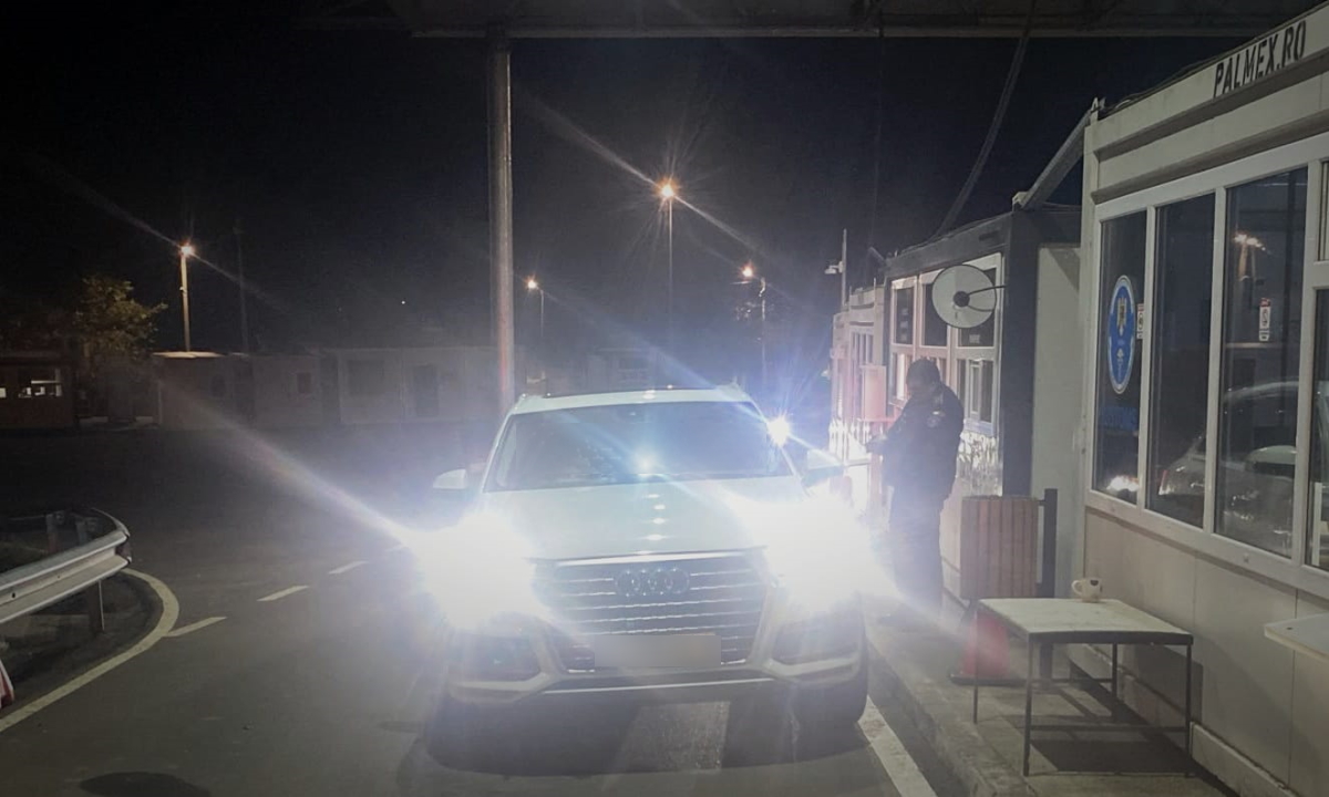 Investiţie de 180 de dolari transformată în dosar penal: O femeie cu cetăţenie americană şi moldovenească, prinsă la vama Bumbăta cu un permis internaţional fals