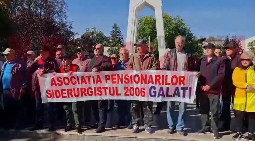 Protest al pensionarilor în fața Prefecturii Galați: Oamenii au ieșit în stradă, revoltați de taxe și sărăcie